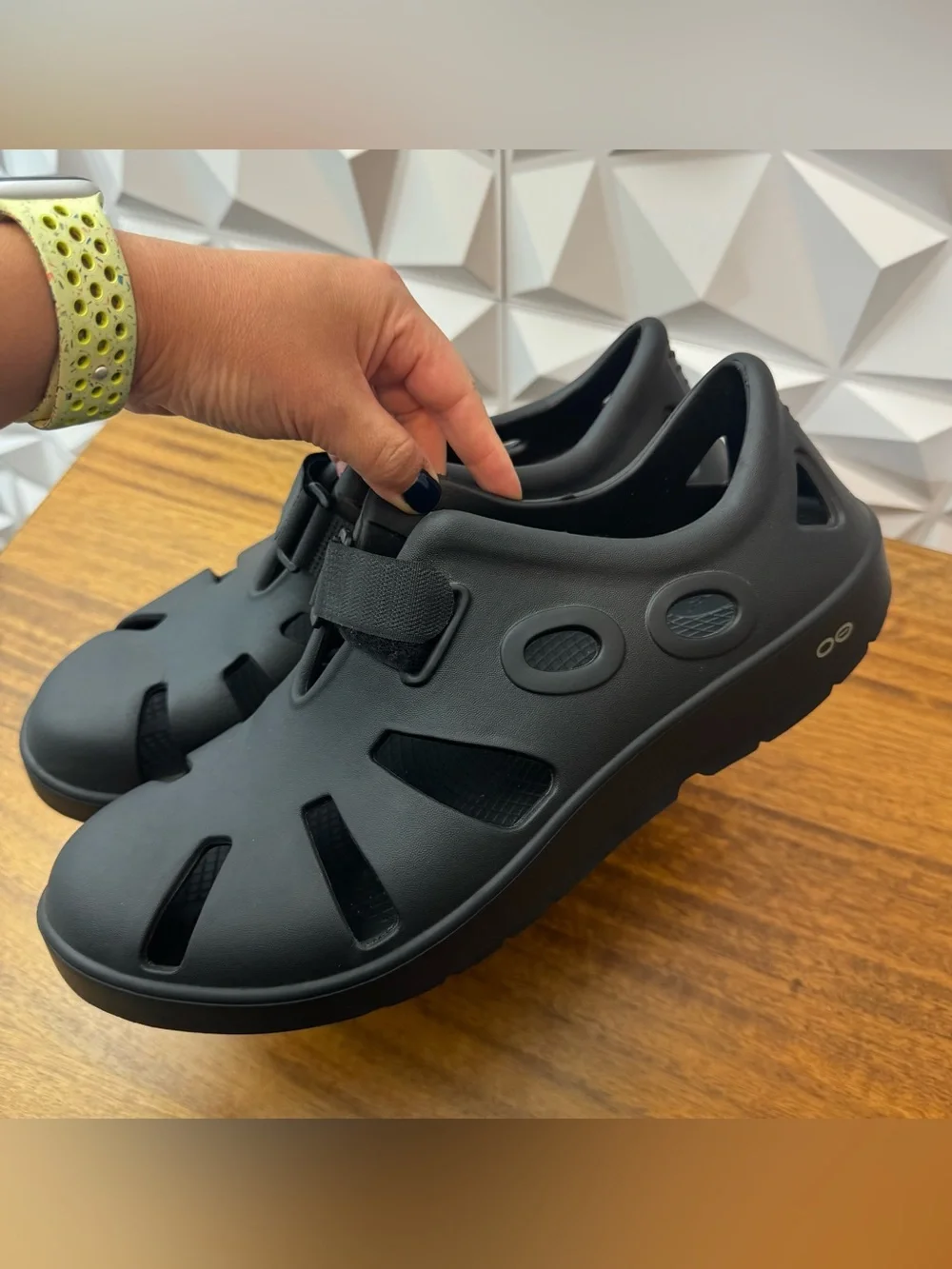 OOFOS OOcandoo Sandals men's size 13